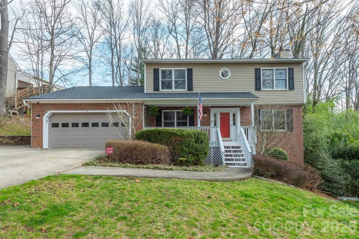 Homes in Hunters Trace, Arden