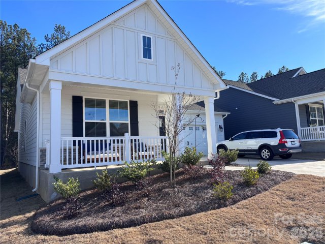 2028 Skyhawk Drive active home in Westport, York, SC