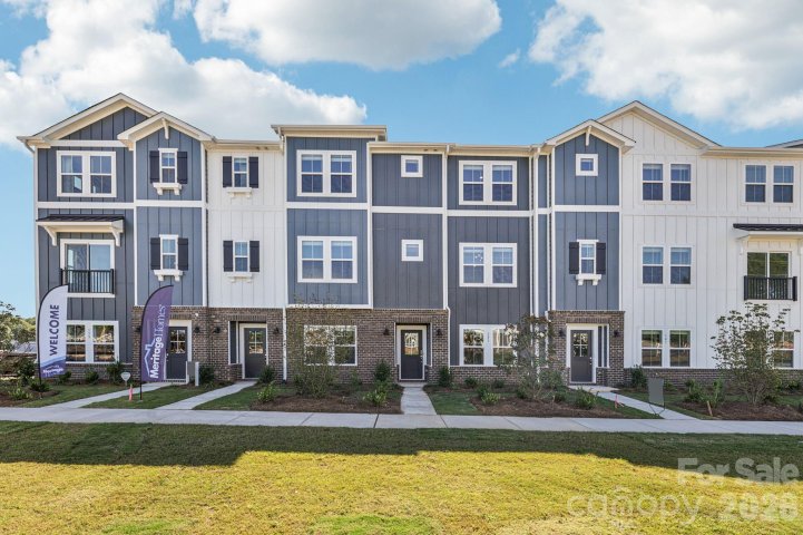 335 Golden Maple Court pending home in Meadows At Wilson Farms, Fort Mill, SC