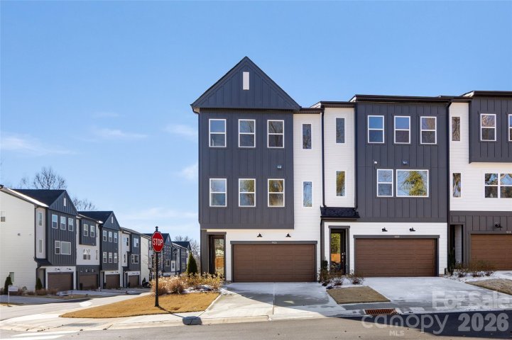 905 Archway Lane pending home in Archer Row, Charlotte, NC