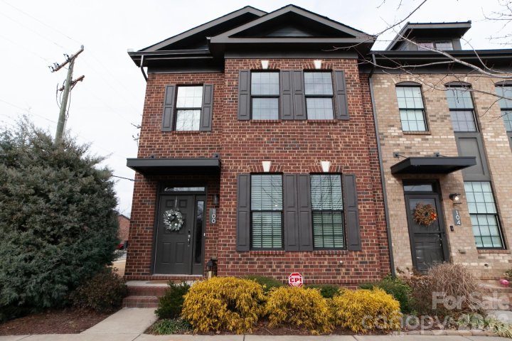 Homes in Aberfoyle, Belmont