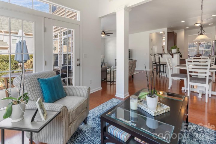 2318 Whitford Lane pending home in Park South Station, Charlotte, NC