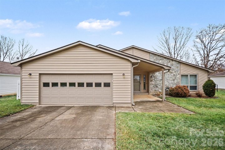 9325 Chislehurst Road sold home in Danbrooke Park, Mint Hill, NC