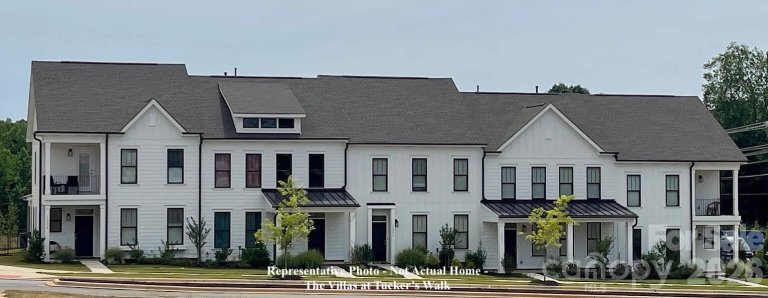 10223 Rainier Trail Drive pending home in The Villas At Tuckers Walk, Huntersville, NC