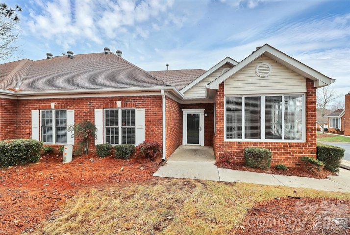 8684 Windsor Ridge Drive active home in Windsor Oaks, Charlotte, NC