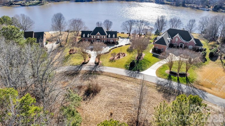 A home in Lake Providence, Weddington