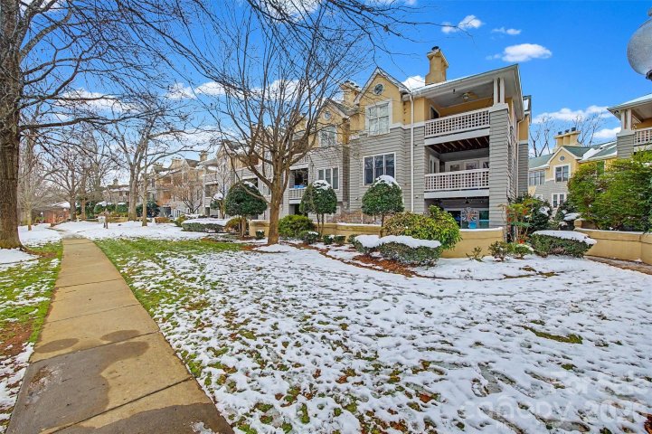 232 Queens Road sold home in Queens Station, Charlotte, NC