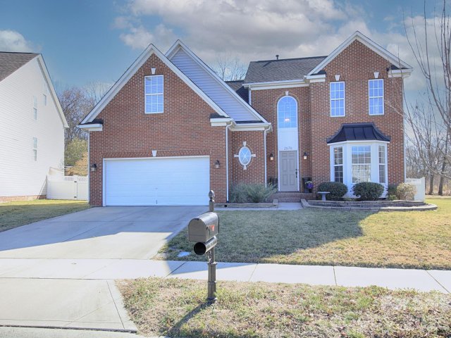 2676 Sunberry Lane pending home in Laurel Park, Concord, NC