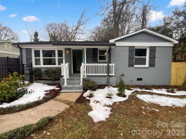 2122 Kilborne Drive pending home in Markham Village, Charlotte, NC