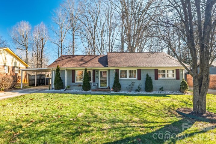 10305 Starwood Drive sold home in Cabarrus Woods, Charlotte, NC
