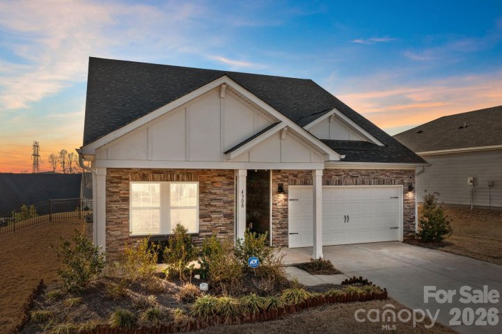 4308 Duplin Drive active home in The Vineyards On Lake Wylie, Charlotte, NC