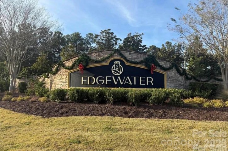 10129 Lakeshore Drive active home in Edgewater, Lancaster, SC