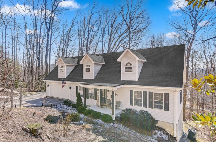 92 Willow Bend sold home in Beechwood Lakes, Hendersonville, NC