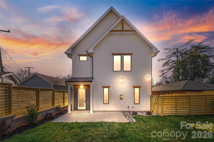 2117 Lombardy Circle active home in Dilworth, Charlotte, NC
