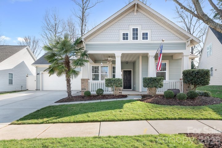 14430 Colonial Park Drive sold home in Centennial, Huntersville, NC