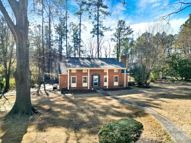 1125 Hawthorne Road pending home in Forest Hills, Lancaster, SC