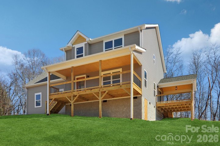 A home in Lincoln Ridge, Candler