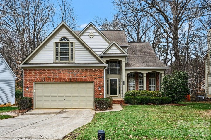 5805 Swanston Drive active home in Highland Creek, Charlotte, NC
