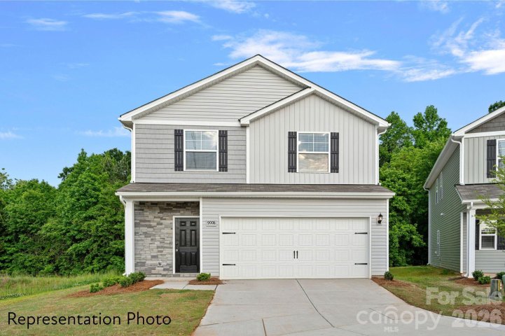 203 Roxanna Court active home in Villas Of Kings View, Shelby, NC