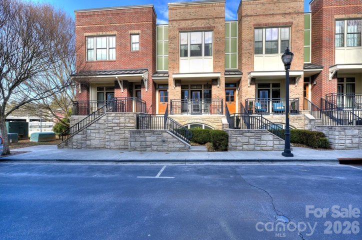 89 Stamford Street sold home in Biltmore Park Town Square, Asheville, NC