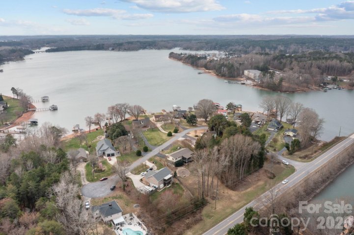 Homes in Colony Harbor, Sherrills Ford