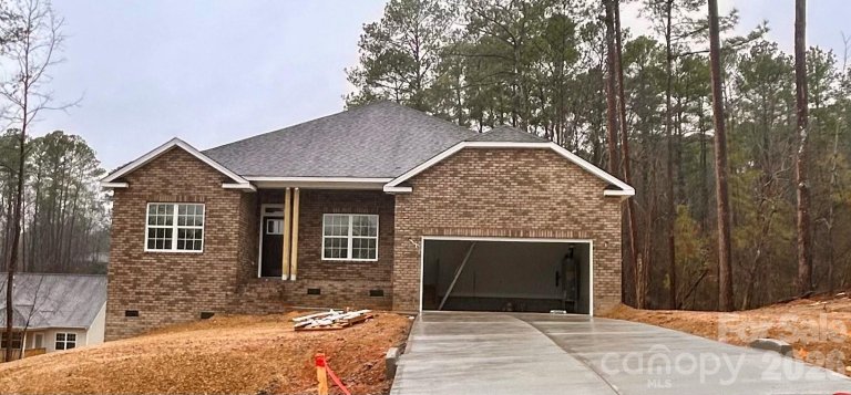 302 Gorham Drive active home in Crystal Village, Albemarle, NC
