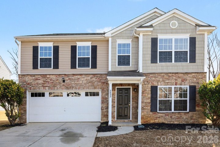 2432 Sweet Birch Court pending home in Willow Creek, Gastonia, NC