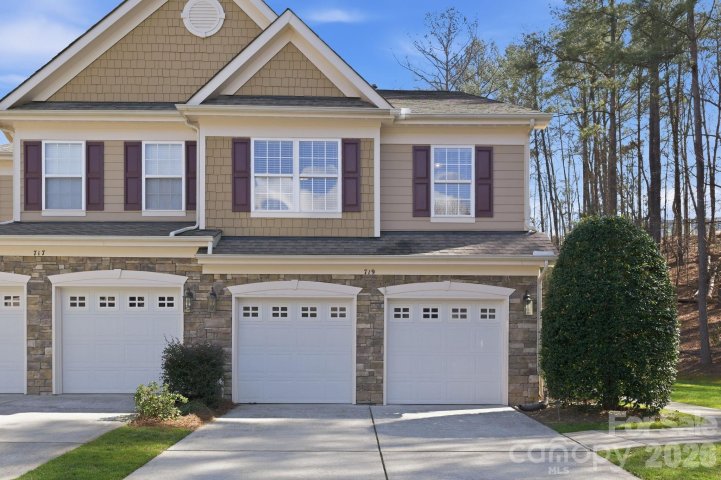 719 Deerbrook Lane sold home in Lake Shore On Lake Wylie, Tega Cay, SC