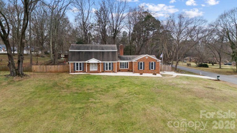5637 Lebanon Road active home in Farmwood, Mint Hill, NC