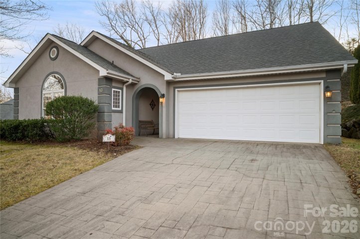 13 Stonebridge Drive pending home in Stonebridge, Asheville, NC