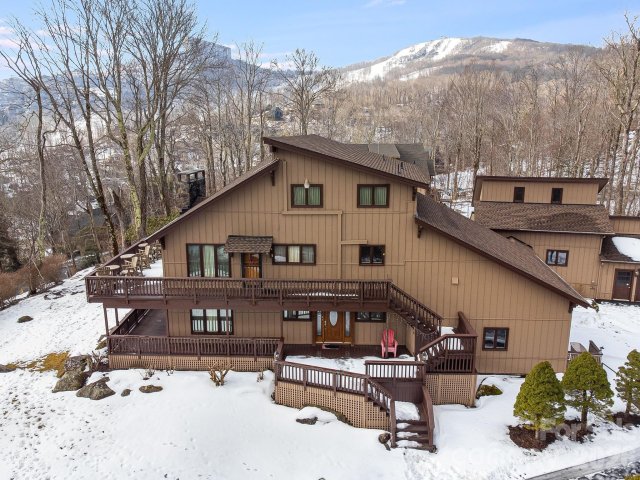 A home in West Highlands, Sugar Mountain