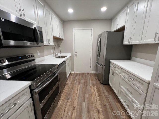 4739 Hedgemore Drive sold home in Franciscan Terrace, Charlotte, NC