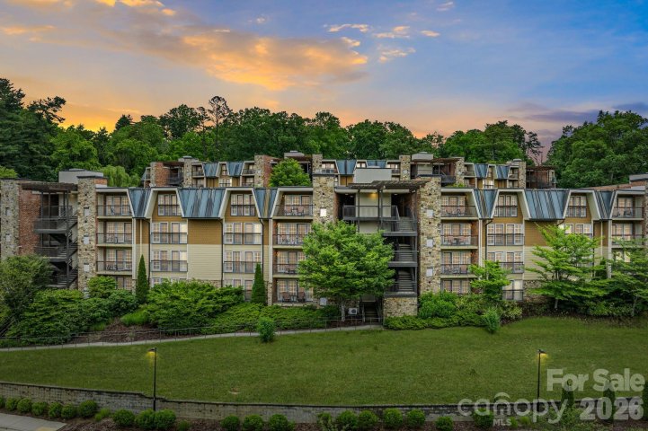 303 Bowling Park Road pending home in Residences At Biltmore, Asheville, NC