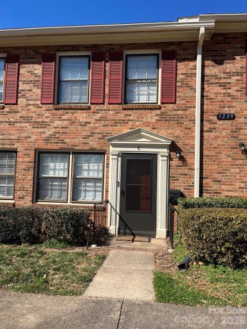 1239 Archdale Drive sold home in Carriage House, Charlotte, NC