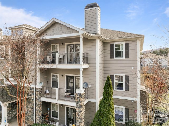 900 Vista Lake Drive sold home in Seasons At Biltmore Lake, Candler, NC