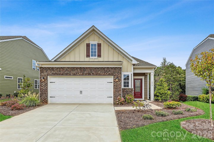 1019 Lookout Shoals Drive pending home in Elizabeth, Fort Mill, SC