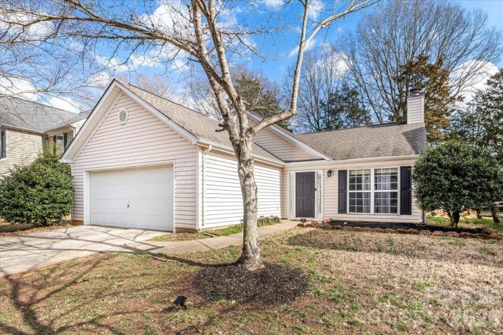 14242 Carolina Forest Court active home in The Crossings, Charlotte, NC