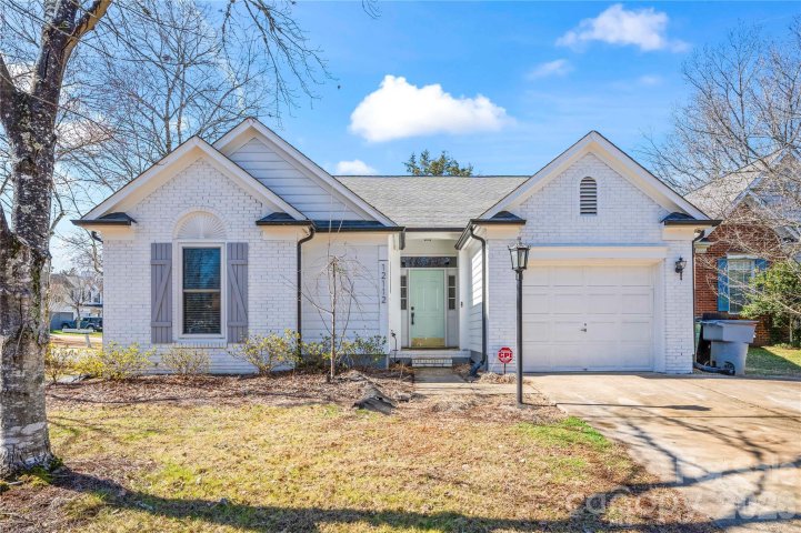 12112 Kempshott Court sold home in Yorkshire, Charlotte, NC