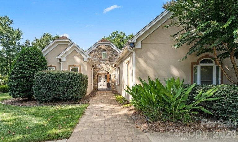 1111 Real Quiet Lane pending home in Providence Downs, Waxhaw, NC