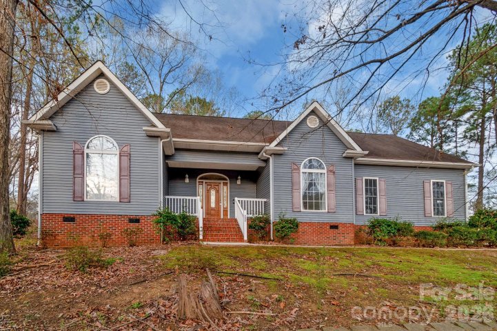 722 Canterbury Drive pending home in Forest Hills, Lancaster, SC