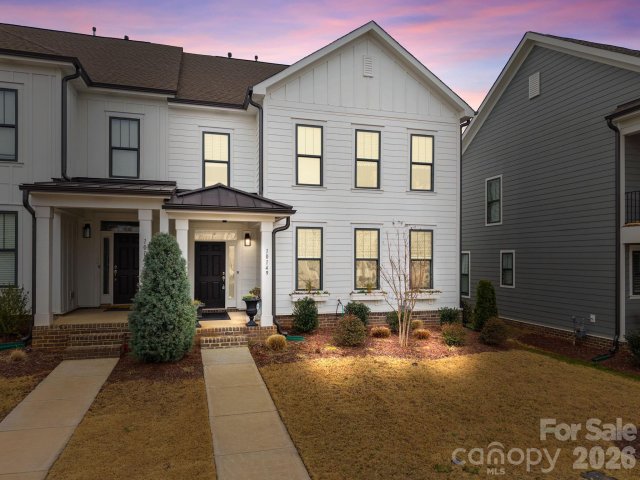 10149 Rainier Trail Drive pending home in The Villas At Tuckers Walk, Huntersville, NC