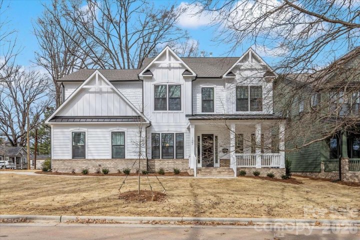 1607 Chippendale Road pending home in Oakhurst, Charlotte, NC