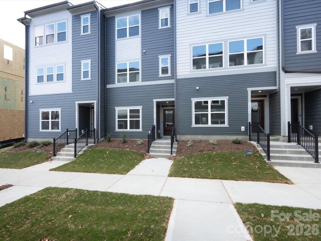7022 Impulse Court active home in Context At Oakhurst, Charlotte, NC