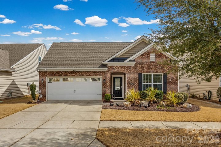 421 Brier Knob Drive pending home in Waterside At The Catawba, Fort Mill, SC