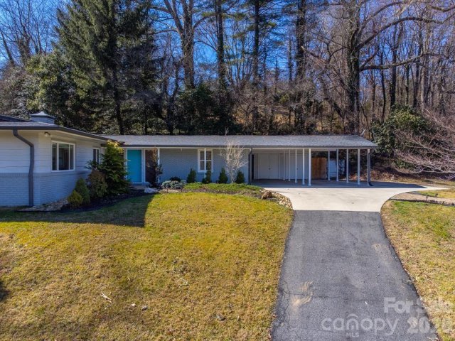 240 North Country Club Drive active home in Forest Hills, Cullowhee, NC