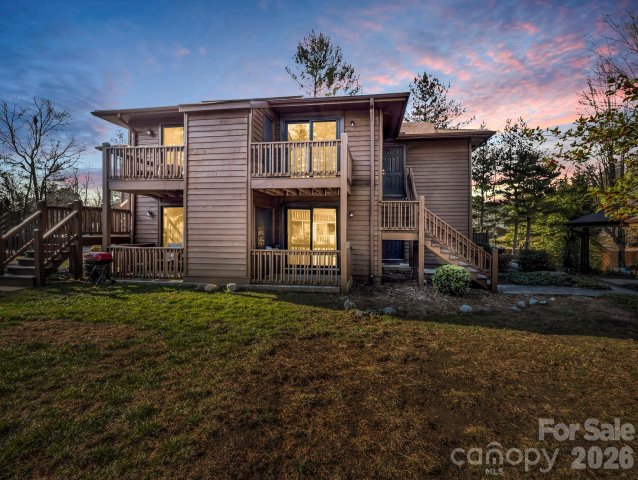 520 Courtwood Lane active home in Willow Bend, Hendersonville, NC