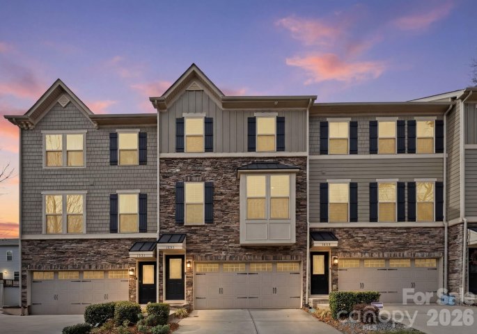 Homes in Townes Of Oakhurst, Charlotte