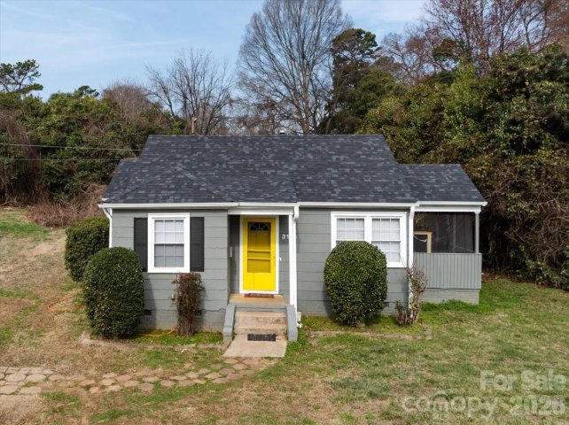 3133 Columbus Circle pending home in Ashley Park, Charlotte, NC