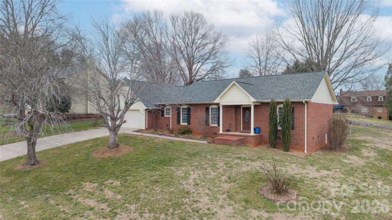 Homes in Woodland Acres, Morganton