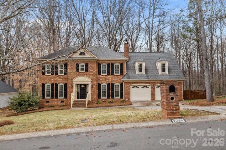 7620 Covey Chase Drive pending home in Quail Hollow Estates, Charlotte, NC